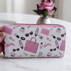 Barbiecore Zip Wallet | Pink Makeup Print | Gold Hardware | Chic NWOT Clutch 👛